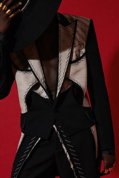 Look 16